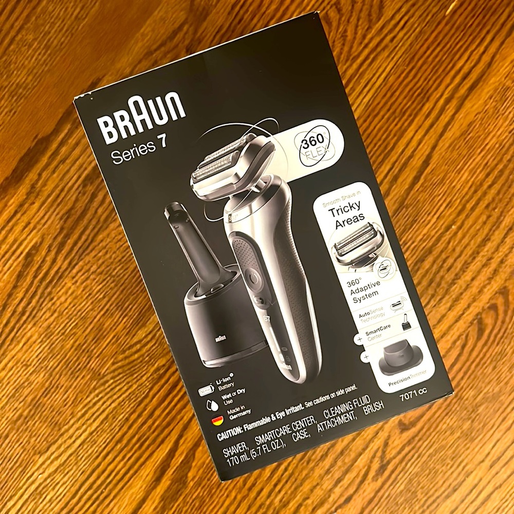 Braun Series 7 Electric Razor NWT